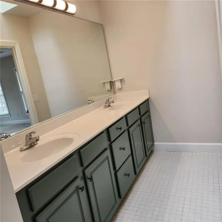 Atlanta, Georgia 30306, United States, 3 Bedrooms Bedrooms, ,4 BathroomsBathrooms,Residential,Active,229049