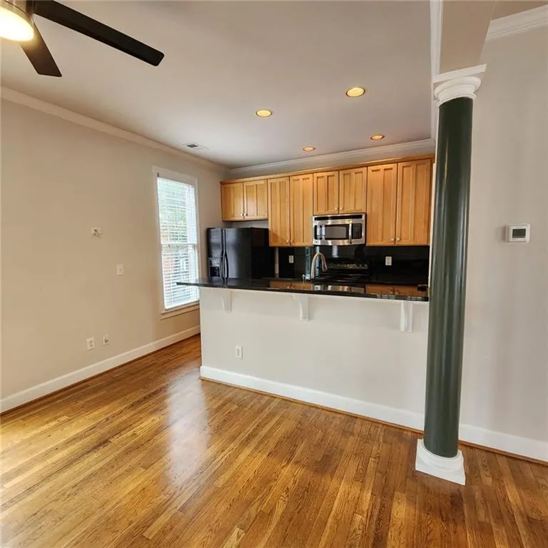 Atlanta, Georgia 30306, United States, 3 Bedrooms Bedrooms, ,4 BathroomsBathrooms,Residential,Active,229049