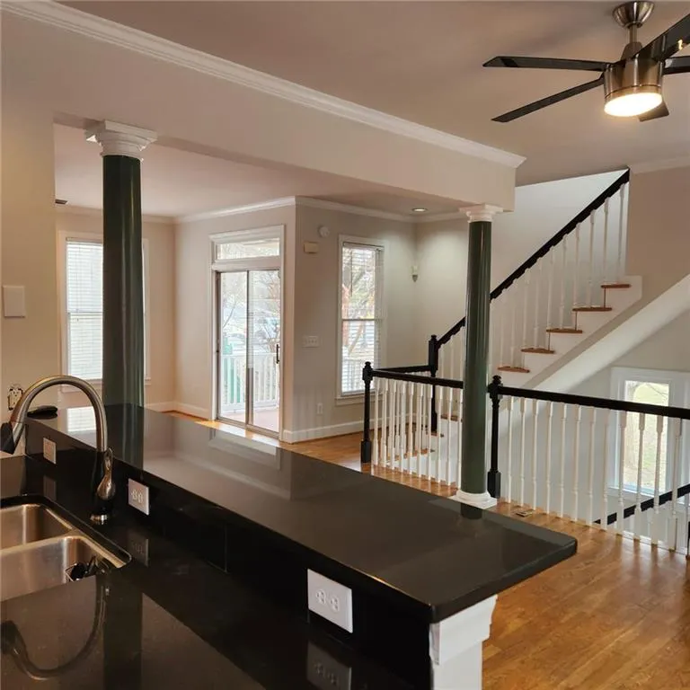 Atlanta, Georgia 30306, United States, 3 Bedrooms Bedrooms, ,4 BathroomsBathrooms,Residential,Active,229049