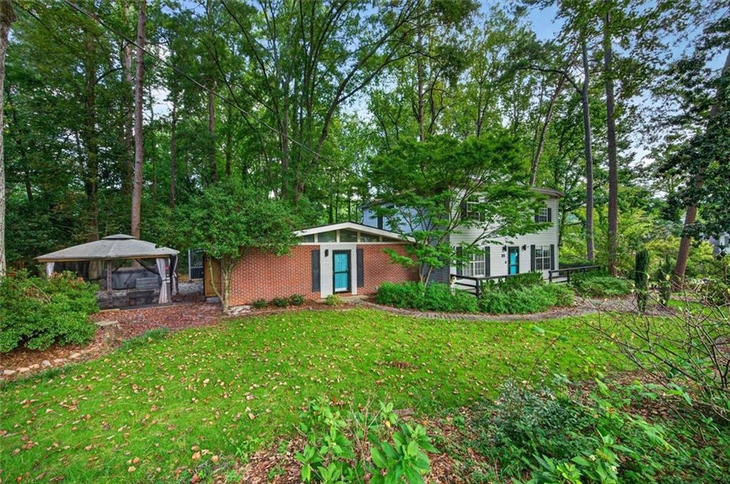 2447 E Osborne Road NE