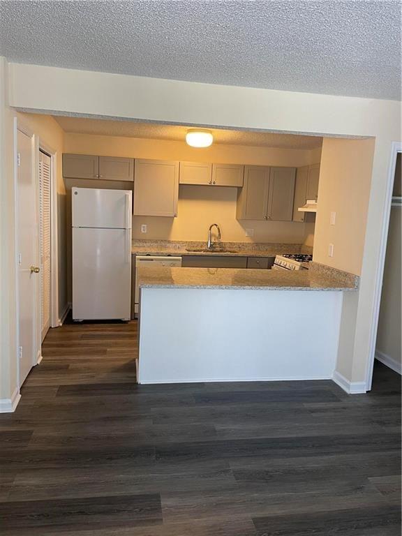 Oakpointe Drive - Residential Lease