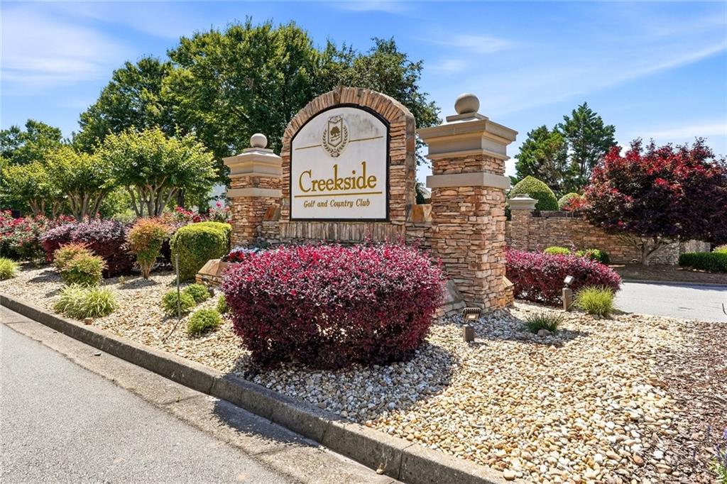 280 Glenn Eagles Way