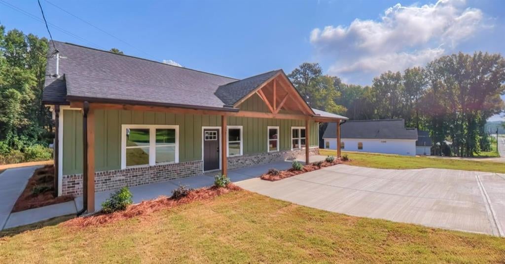 1116 Whispering Hills Drive