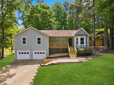 Homes For Sale - 1027 Summer Place<br/> Acworth, GA 30102