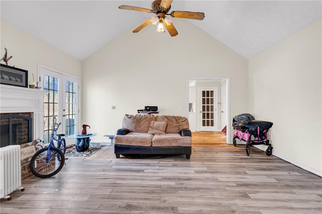 114 N Springs Way, Acworth, Georgia image 3