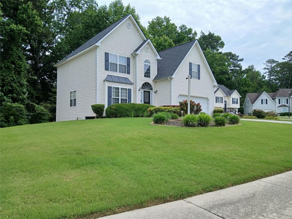 MUST SEE.
This home is ideal for a family. Family room, kitchen with breakfast area, formal living room, formal dining room, basement and large bedrooms make it a must see.
Roof was recently done and deck was refreshed.