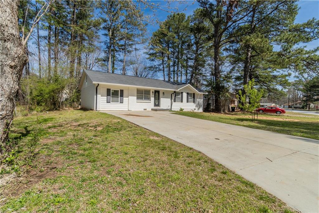 80 Crystal River Drive, Riverdale, Georgia image 2