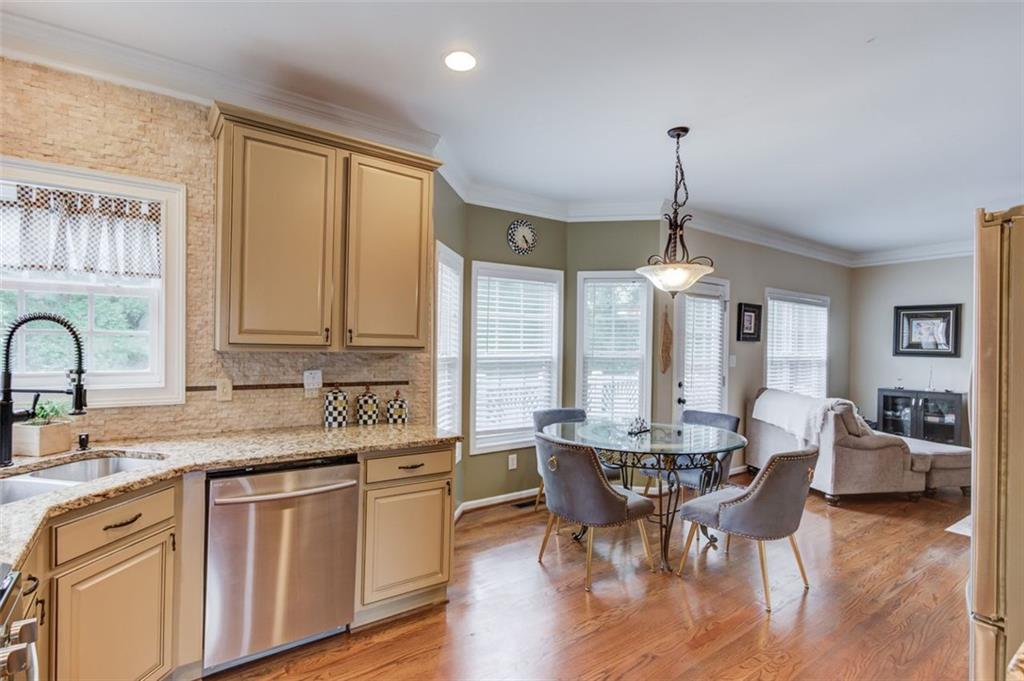 262 Sandhurst Court, Suwanee, Georgia image 14