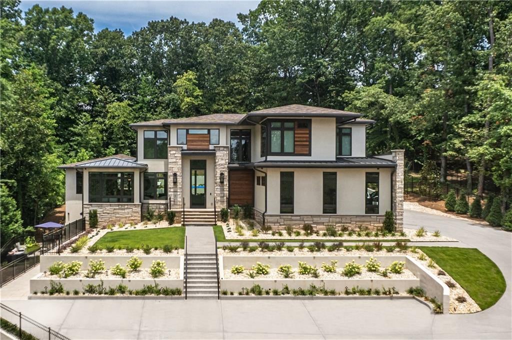 1090 Kingston Drive