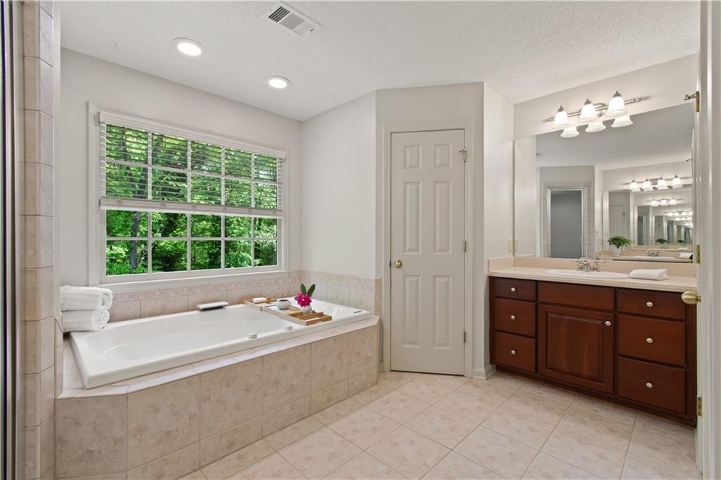3847 Cherokee Ford, Gainesville, Georgia image 31