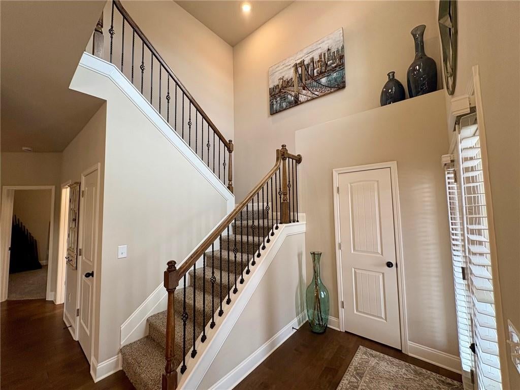 966 Lakeview Oaks Court