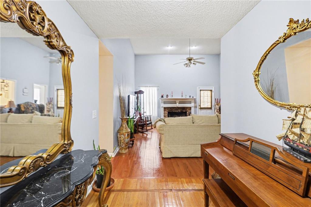 3575 W River Commons