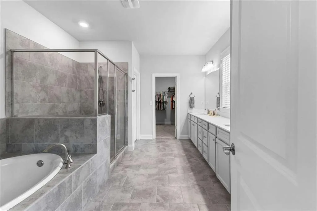 Peachtree City, Georgia 30269, United States, 5 Bedrooms Bedrooms, ,3 BathroomsBathrooms,Residential,Active,136498