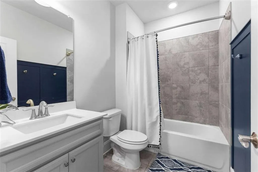 Peachtree City, Georgia 30269, United States, 5 Bedrooms Bedrooms, ,3 BathroomsBathrooms,Residential,Active,136498