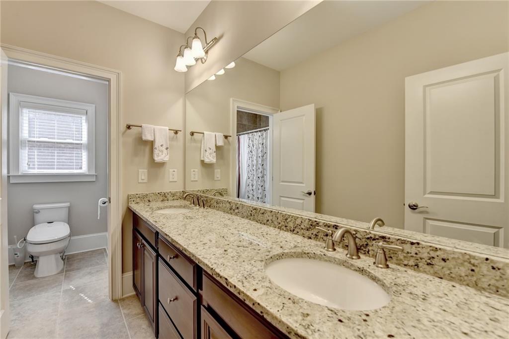Cobblestone Manor - Residential