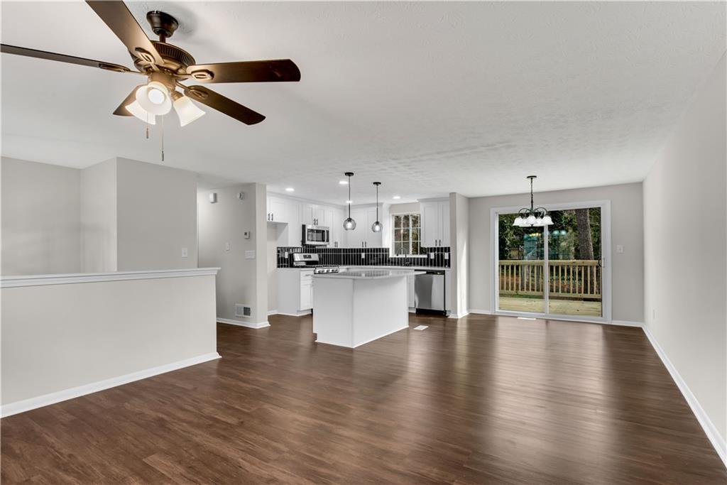 3414 Dearwood Drive, Lilburn, Georgia image 3