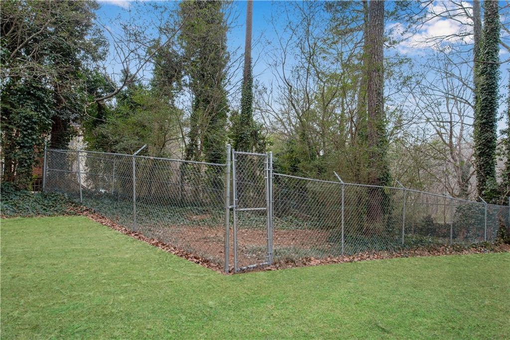 3414 Dearwood Drive, Lilburn, Georgia image 44