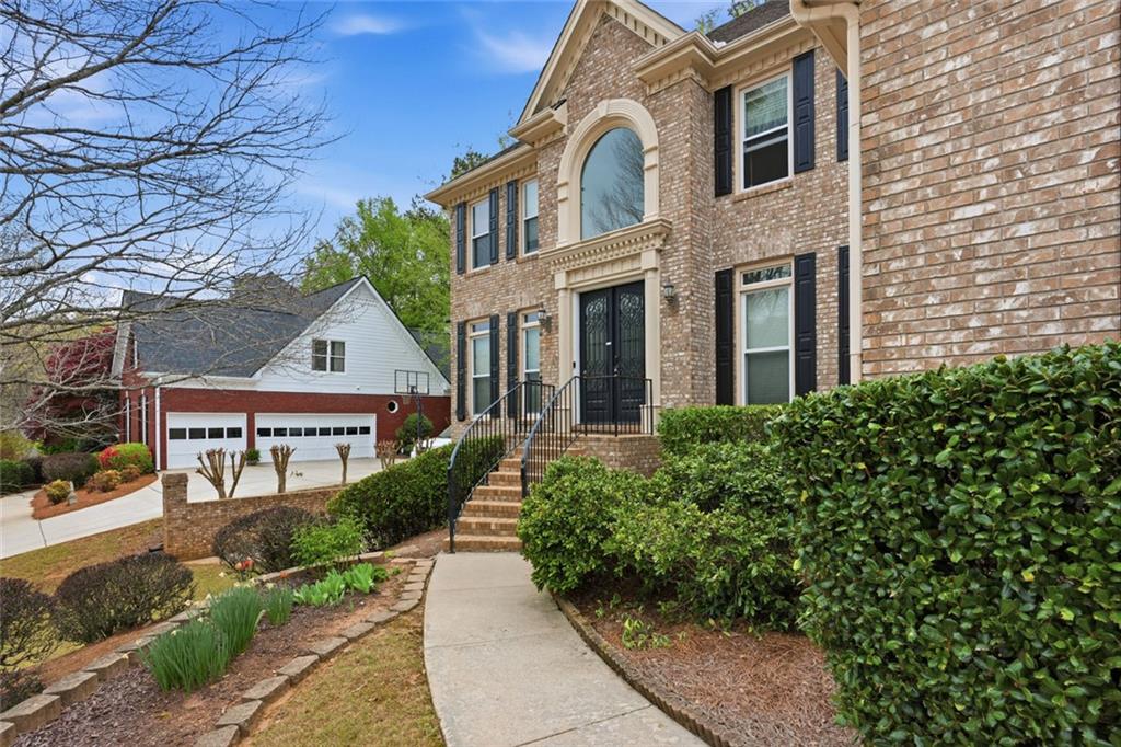 875 Ingleside Drive