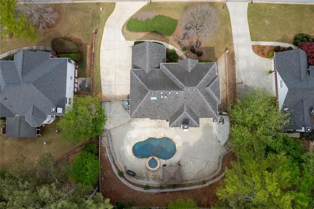 875 Ingleside Drive