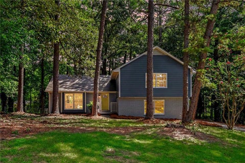 Homes For Sale - 1915 Lisa Lane<br/> Riverdale, GA 30296