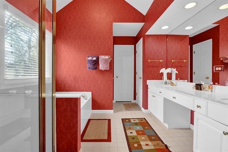 1826 Lone Oak Court