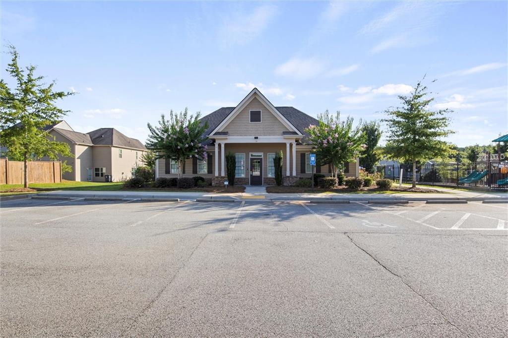 3617 Moon Crest Drive