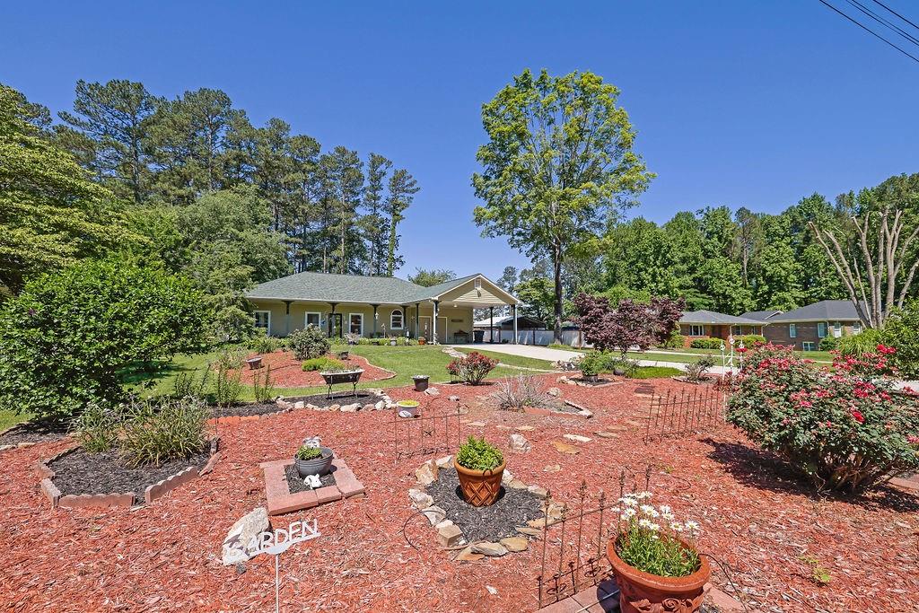 BREEZECREST - Residential