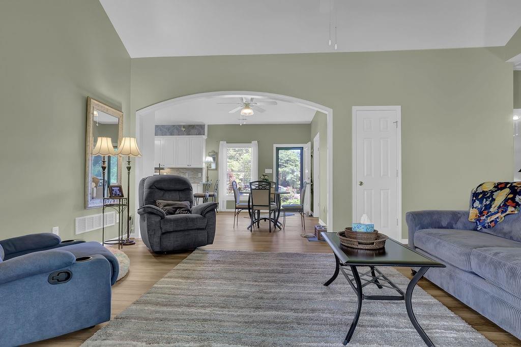 BREEZECREST - Residential