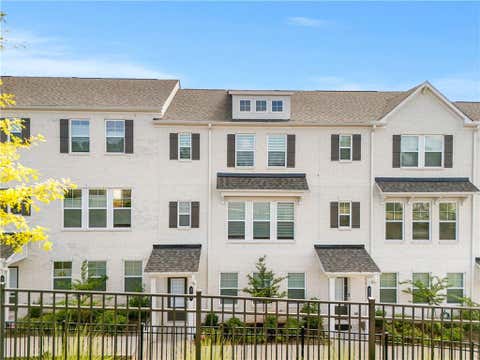 Townhouse For Sale - 218 Maycrest Path Path<br/> Gwinnett County, Tucker, GA 30084