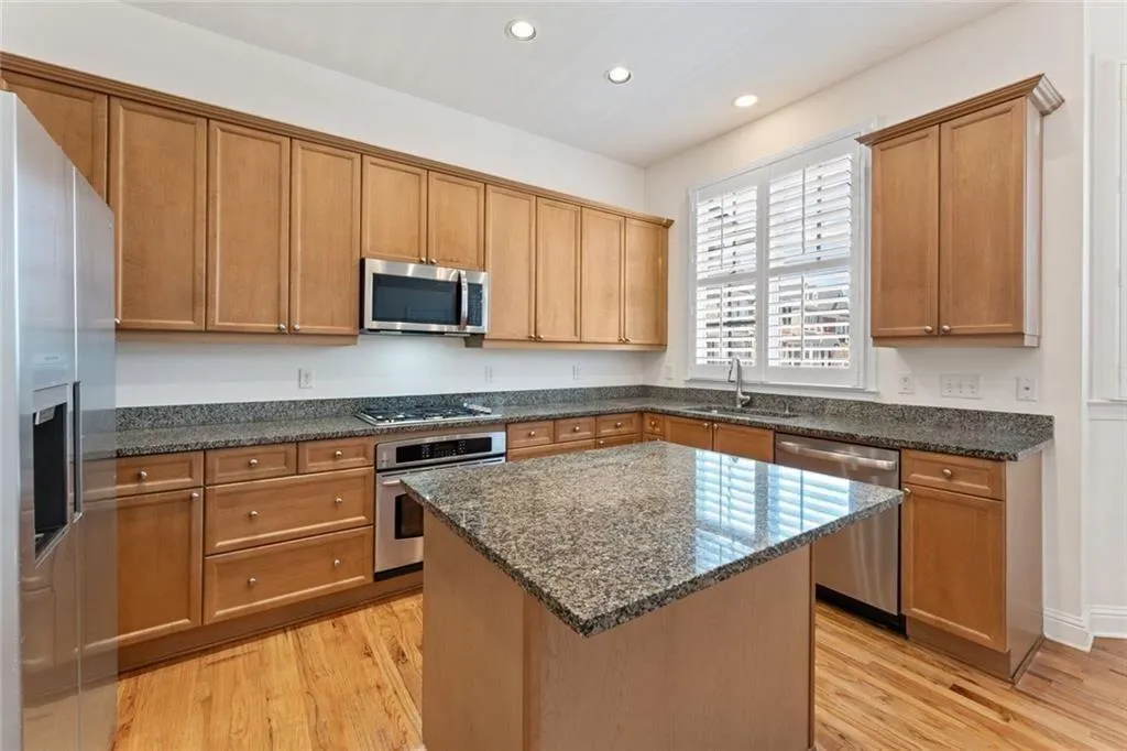 Smyrna, Georgia 30082, United States, 3 Bedrooms Bedrooms, ,4 BathroomsBathrooms,Residential,Active,126989