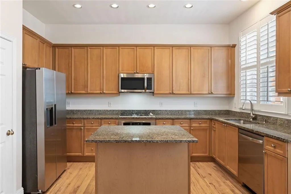 Smyrna, Georgia 30082, United States, 3 Bedrooms Bedrooms, ,4 BathroomsBathrooms,Residential,Active,126989