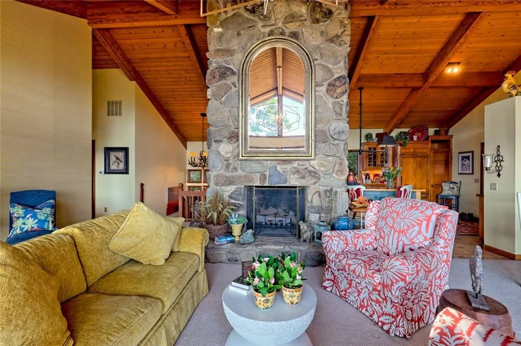 Sautee Nacoochee, Georgia 30571, United States, 3 Bedrooms Bedrooms, ,2 BathroomsBathrooms,Residential,Active,131851