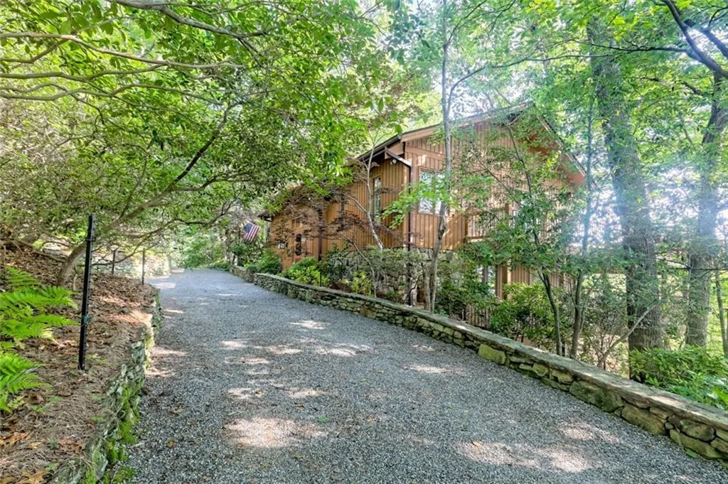 Sautee Nacoochee, Georgia 30571, United States, 3 Bedrooms Bedrooms, ,2 BathroomsBathrooms,Residential,Active,131851