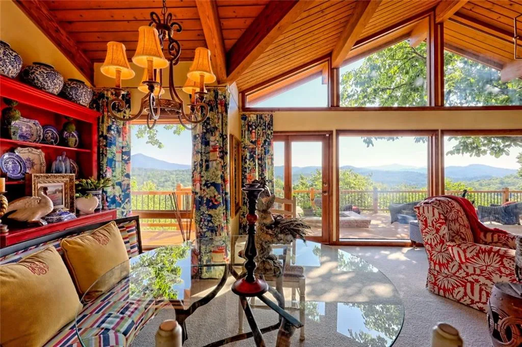 Sautee Nacoochee, Georgia 30571, United States, 3 Bedrooms Bedrooms, ,2 BathroomsBathrooms,Residential,Active,131851