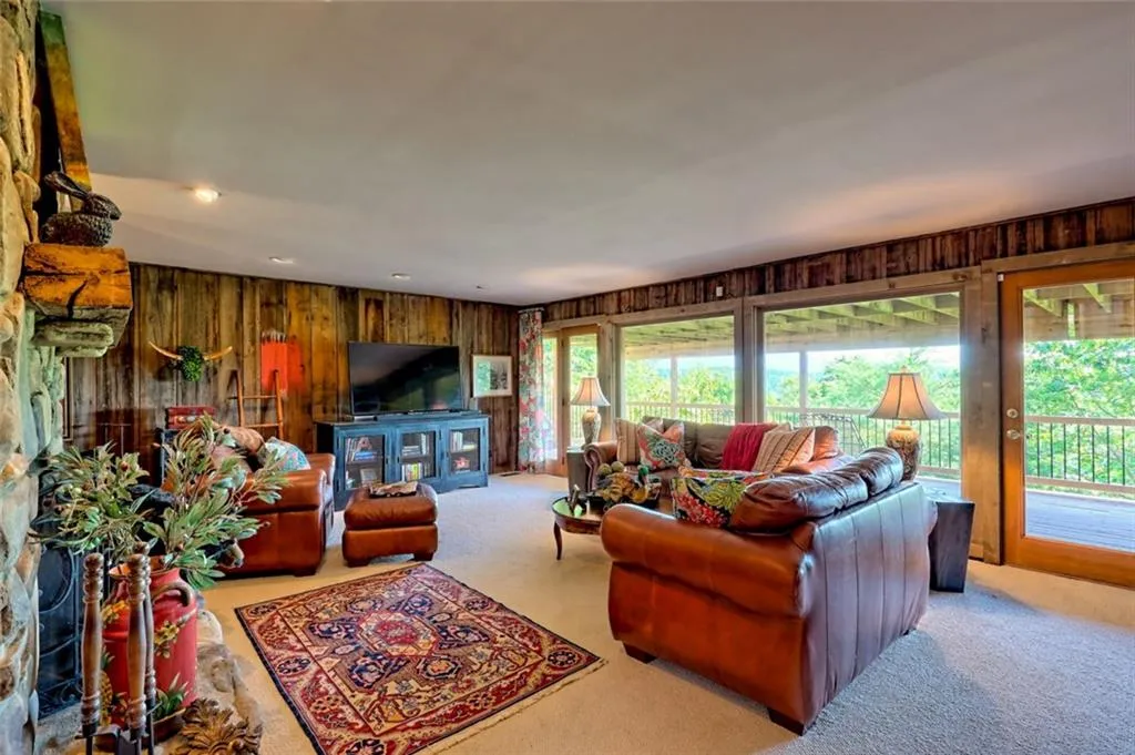 Sautee Nacoochee, Georgia 30571, United States, 3 Bedrooms Bedrooms, ,2 BathroomsBathrooms,Residential,Active,131851