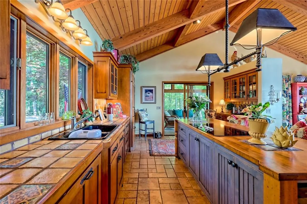 Sautee Nacoochee, Georgia 30571, United States, 3 Bedrooms Bedrooms, ,2 BathroomsBathrooms,Residential,Active,131851