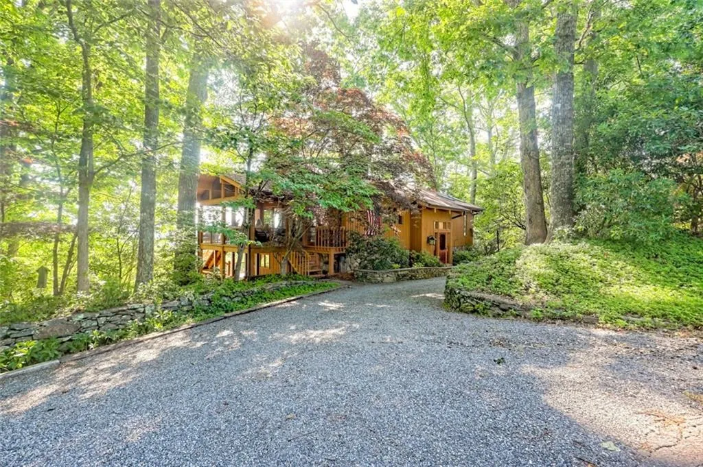 Sautee Nacoochee, Georgia 30571, United States, 3 Bedrooms Bedrooms, ,2 BathroomsBathrooms,Residential,Active,131851