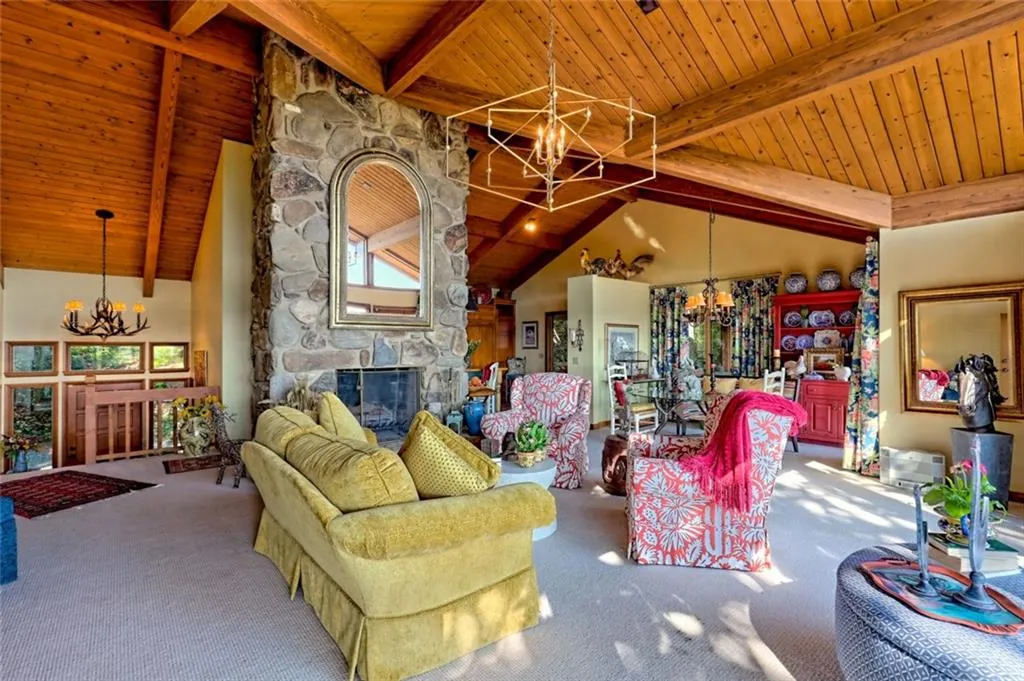 Sautee Nacoochee, Georgia 30571, United States, 3 Bedrooms Bedrooms, ,2 BathroomsBathrooms,Residential,Active,131851