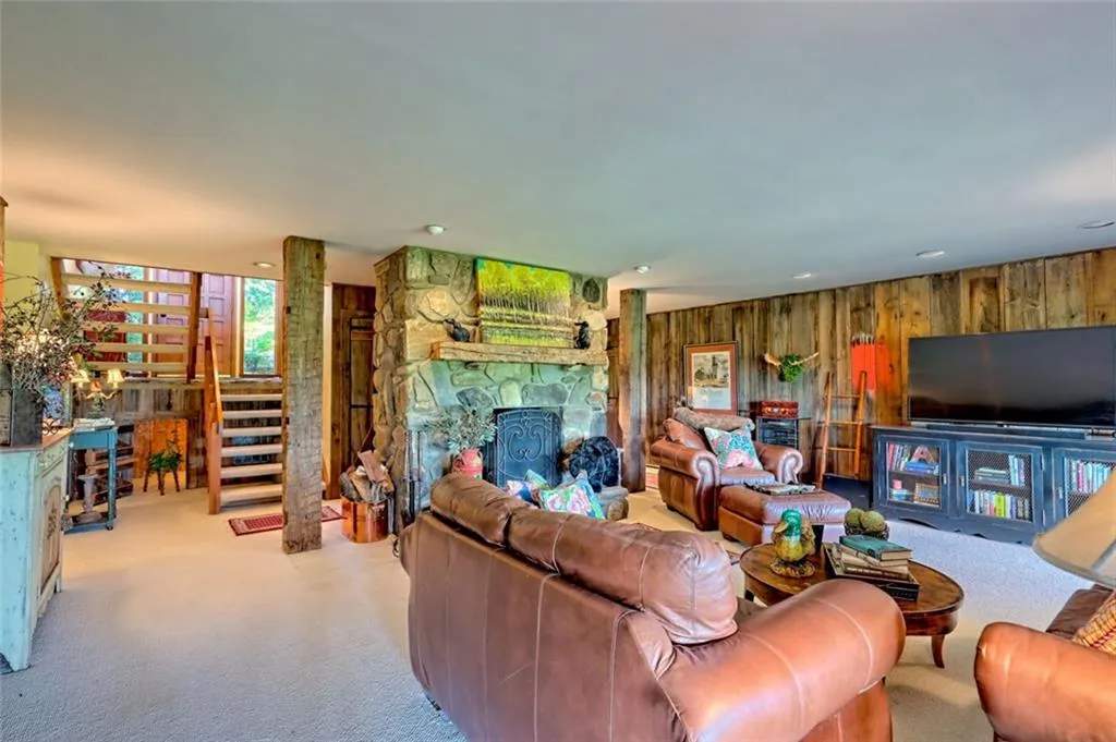 Sautee Nacoochee, Georgia 30571, United States, 3 Bedrooms Bedrooms, ,2 BathroomsBathrooms,Residential,Active,131851