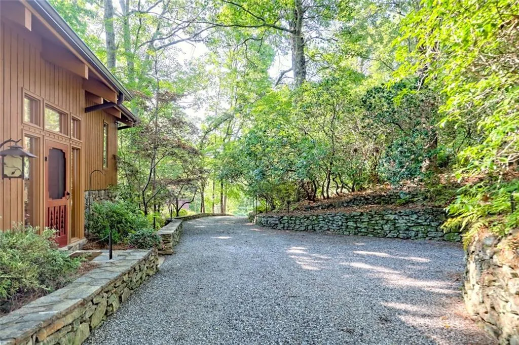 Sautee Nacoochee, Georgia 30571, United States, 3 Bedrooms Bedrooms, ,2 BathroomsBathrooms,Residential,Active,131851