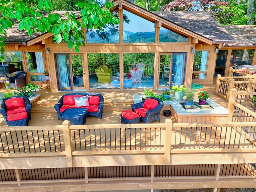 Sautee Nacoochee, Georgia 30571, United States, 3 Bedrooms Bedrooms, ,2 BathroomsBathrooms,Residential,Active,131851