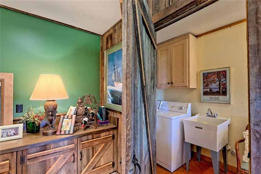 Sautee Nacoochee, Georgia 30571, United States, 3 Bedrooms Bedrooms, ,2 BathroomsBathrooms,Residential,Active,131851