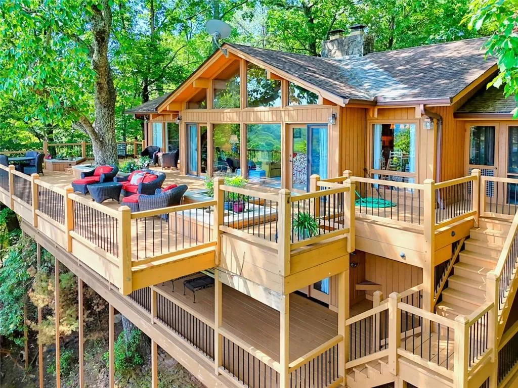 Sautee Nacoochee, Georgia 30571, United States, 3 Bedrooms Bedrooms, ,2 BathroomsBathrooms,Residential,Active,131851