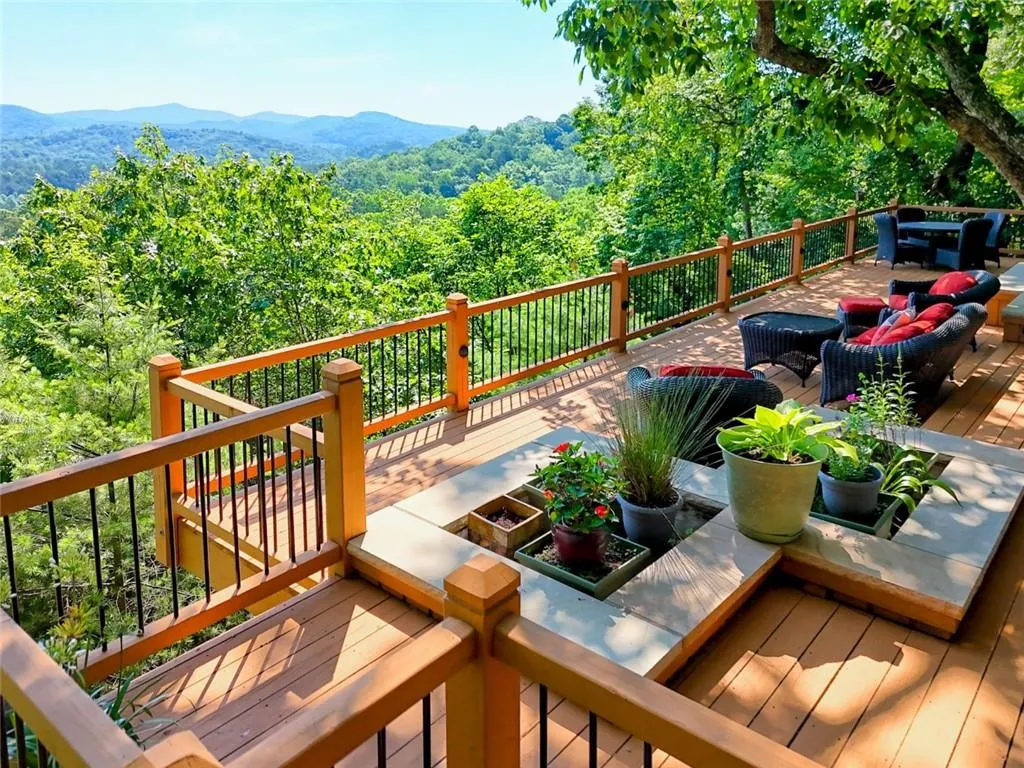 Sautee Nacoochee, Georgia 30571, United States, 3 Bedrooms Bedrooms, ,2 BathroomsBathrooms,Residential,Active,131851