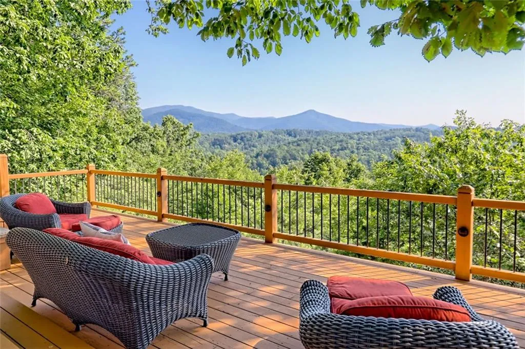 Sautee Nacoochee, Georgia 30571, United States, 3 Bedrooms Bedrooms, ,2 BathroomsBathrooms,Residential,Active,131851