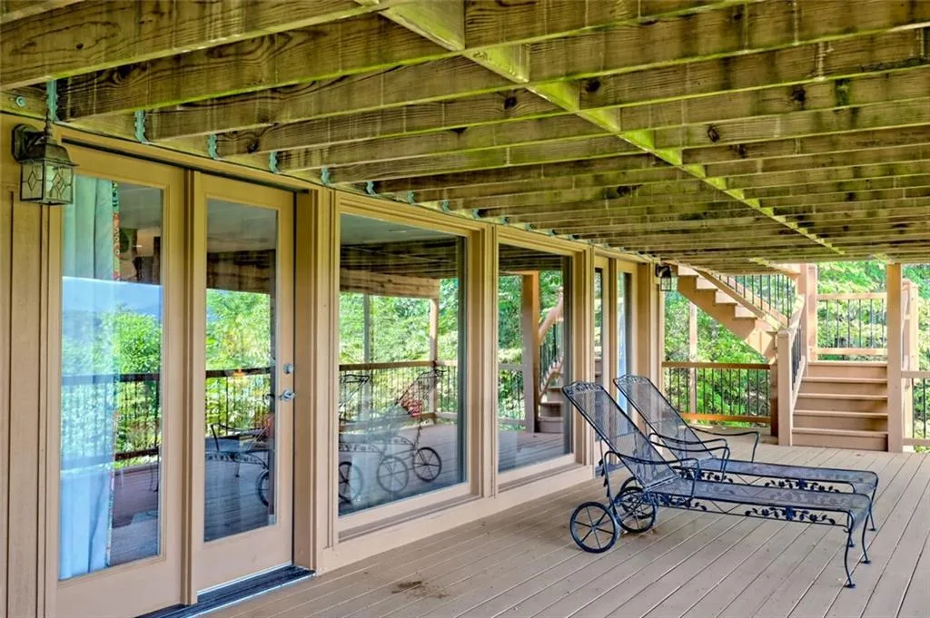 Sautee Nacoochee, Georgia 30571, United States, 3 Bedrooms Bedrooms, ,2 BathroomsBathrooms,Residential,Active,131851