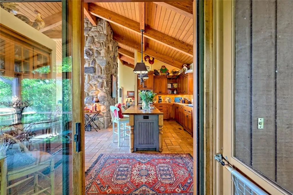 Sautee Nacoochee, Georgia 30571, United States, 3 Bedrooms Bedrooms, ,2 BathroomsBathrooms,Residential,Active,131851