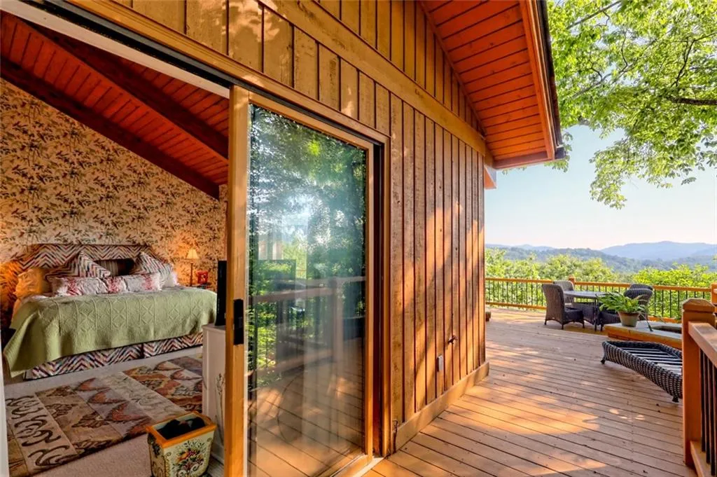 Sautee Nacoochee, Georgia 30571, United States, 3 Bedrooms Bedrooms, ,2 BathroomsBathrooms,Residential,Active,131851