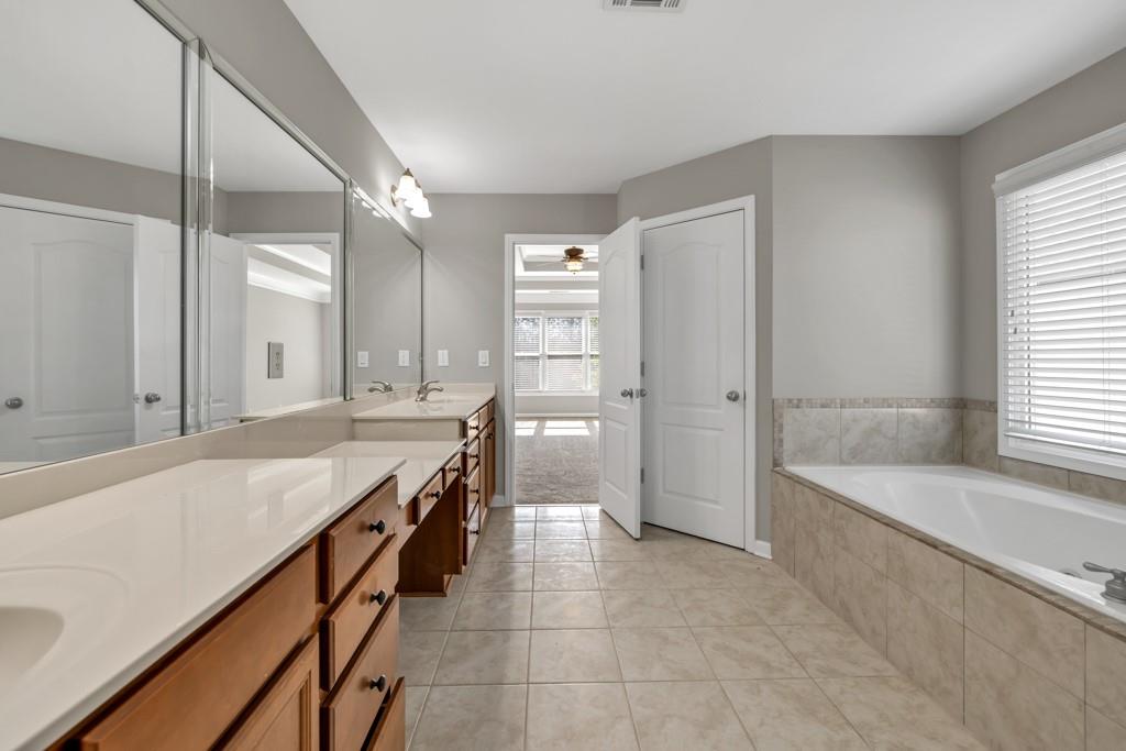 3634 Lost Oak Drive Dr, Buford, Georgia image 32
