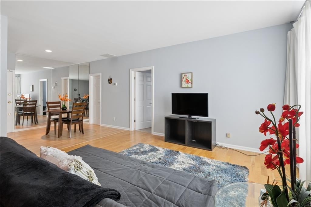 1421 Peachtree Street NE 304
